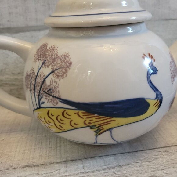 Williamsburg Chowning's Tavern  Peacock Tea Set With Teapot Two Cups & Saucers - Picture 7 of 16